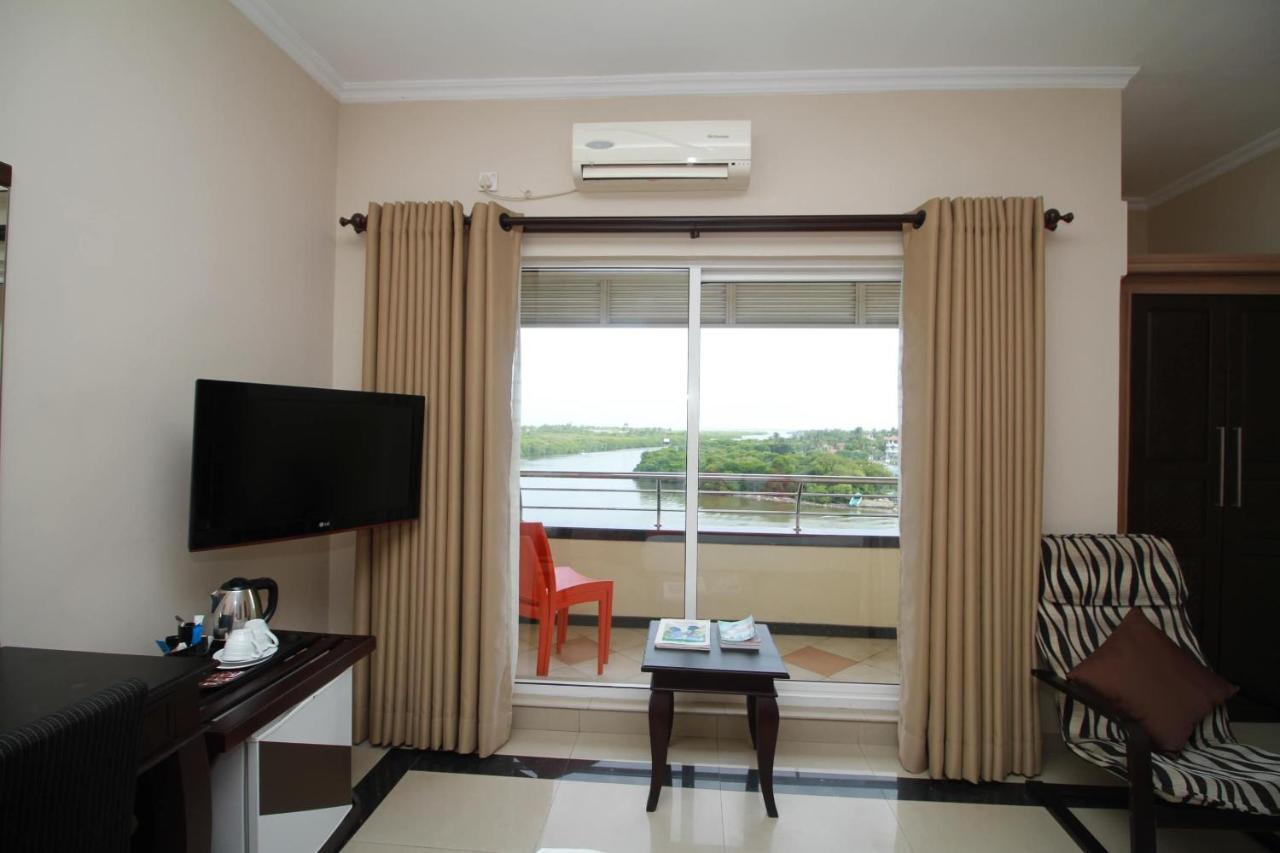 Oyo 317 Choy'S Waterfront Residence Negombo Exteriér fotografie